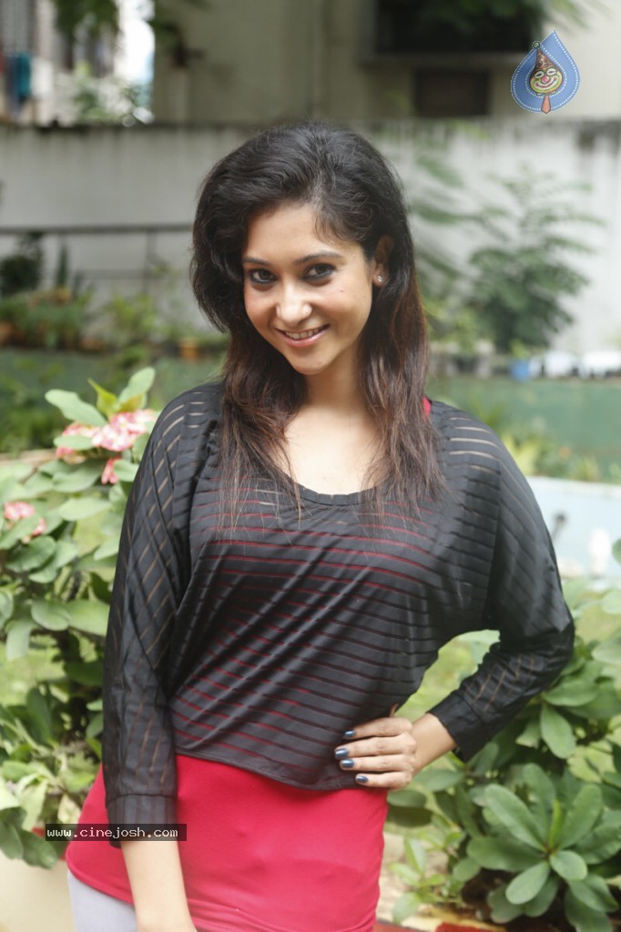 Sindhu Affan Stills - 17 / 42 photos