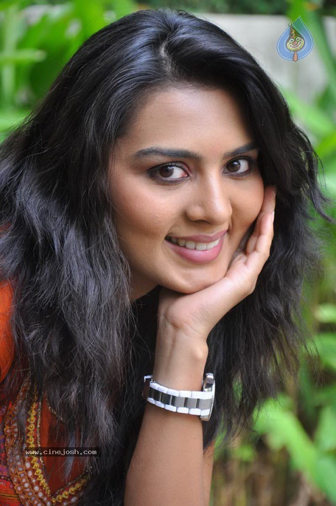 Sindhu Loknath Hot Stills - 33 / 50 photos