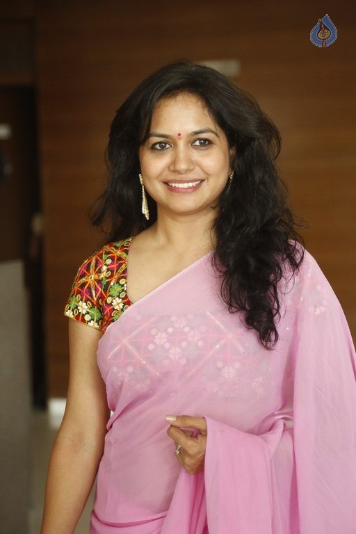 Singer Sunitha Latest Photos - 37 / 42 photos