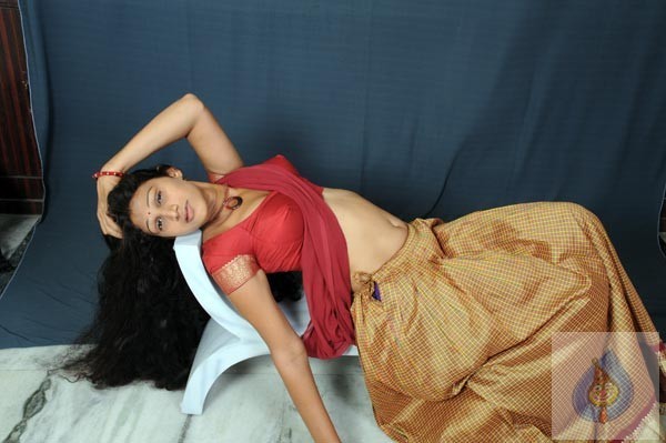 Siri Latest - Evaru - Hot  - 5 / 93 photos