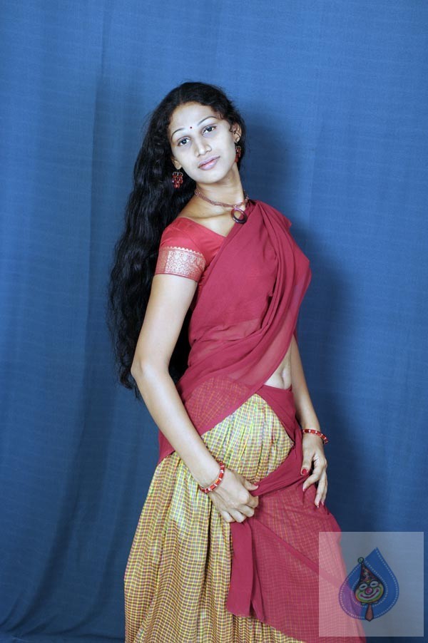 Siri Latest - Evaru - Hot  - 15 / 93 photos