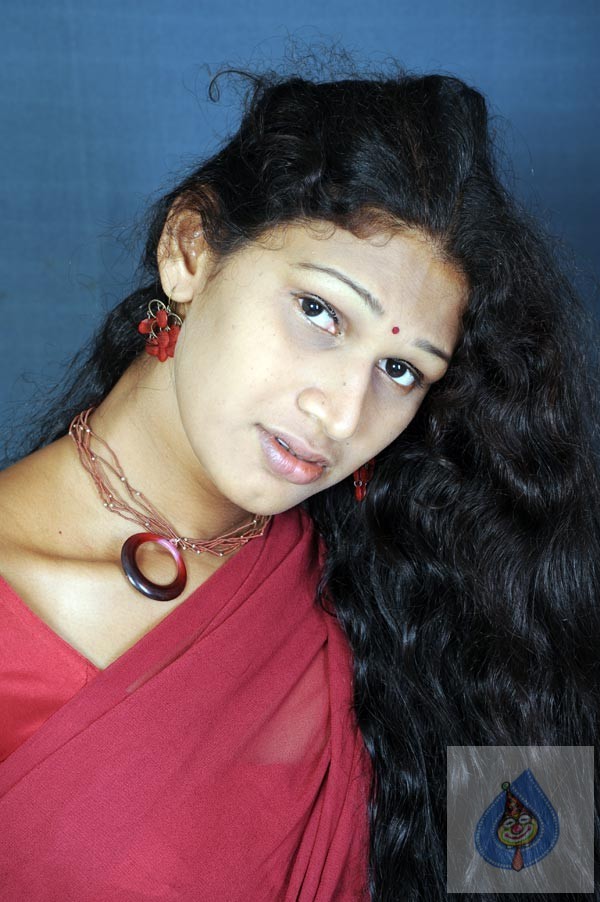 Siri Latest - Evaru - Hot  - 29 / 93 photos