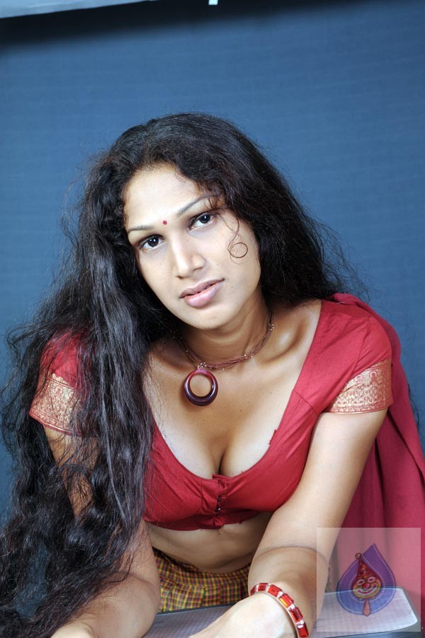 Siri Latest - Evaru - Hot  - 44 / 93 photos