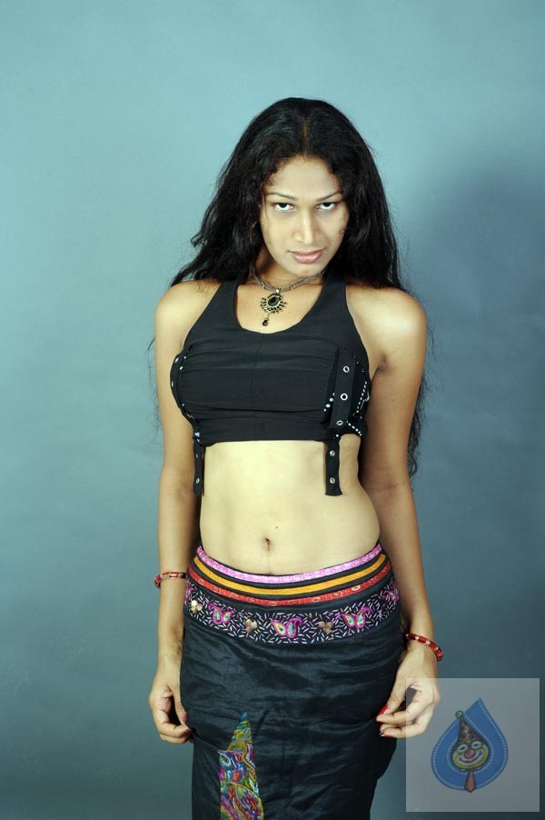 Siri Latest - Evaru - Hot  - 57 / 93 photos