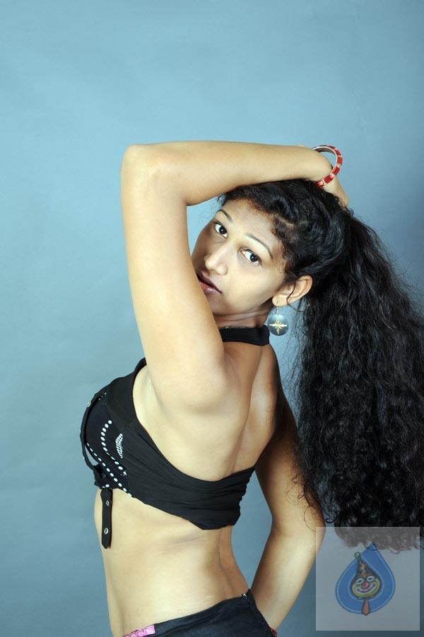 Siri Latest - Evaru - Hot  - 59 / 93 photos