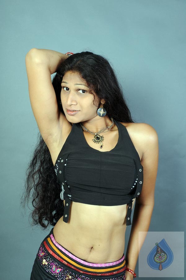 Siri Latest - Evaru - Hot  - 69 / 93 photos