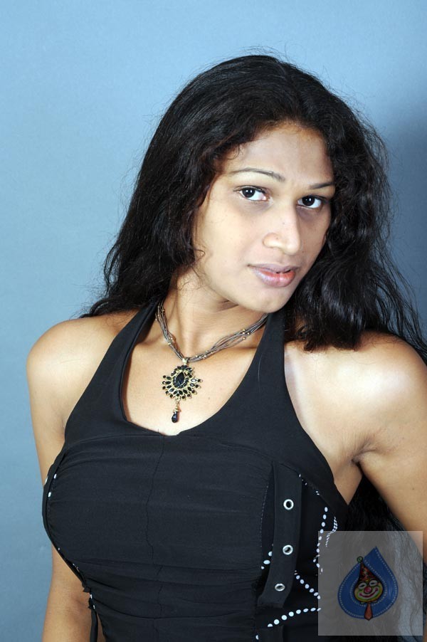 Siri Latest - Evaru - Hot  - 77 / 93 photos