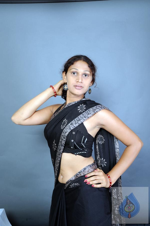 Siri Latest - Evaru - Hot  - 83 / 93 photos