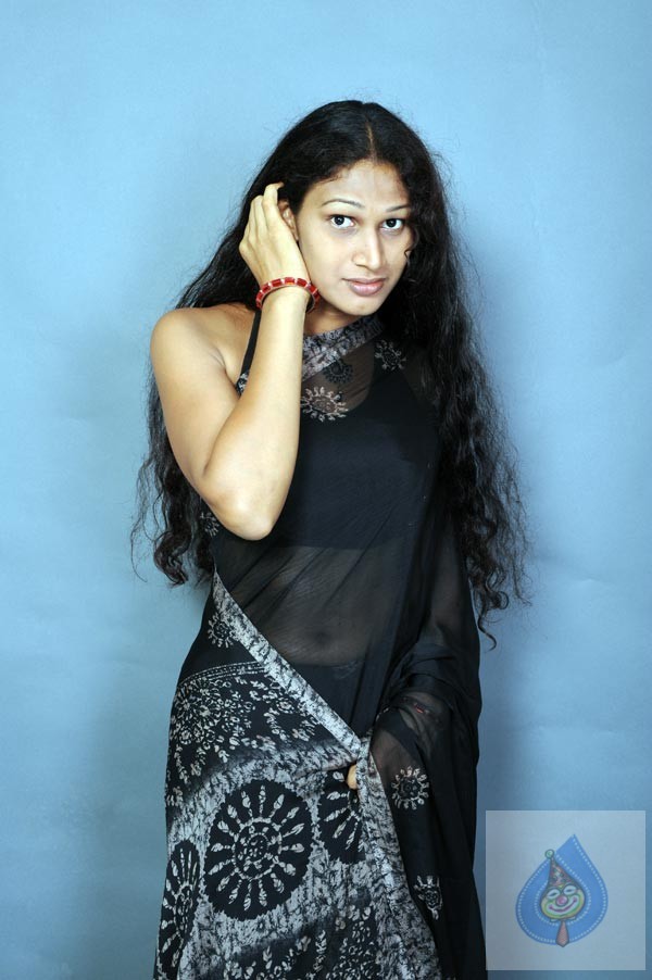 Siri Latest - Evaru - Hot  - 90 / 93 photos