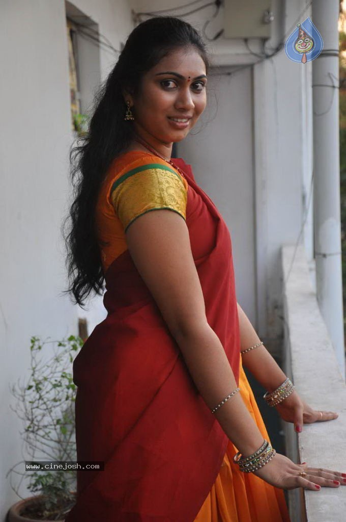 Siri Sri New Stills - 22 / 29 photos