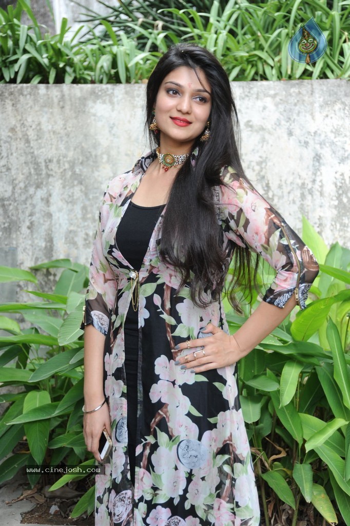 Siya Gautham New Photos - 16 / 58 photos