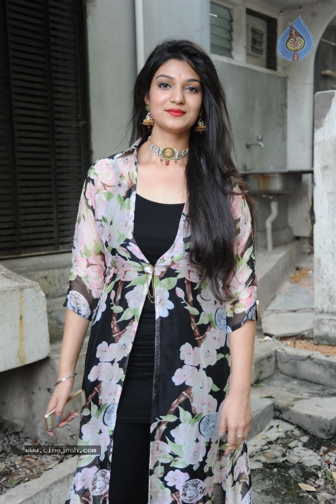 Siya Gautham New Photos - 17 / 58 photos