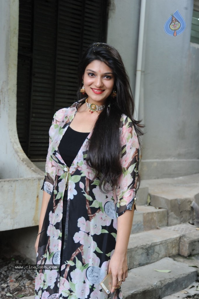 Siya Gautham New Photos - 38 / 58 photos