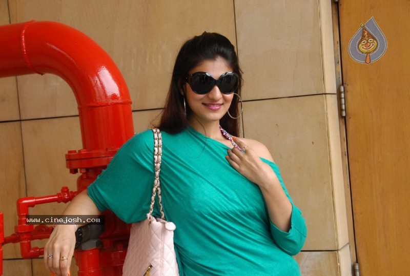 Siya Gowtham Stills - 36 / 40 photos