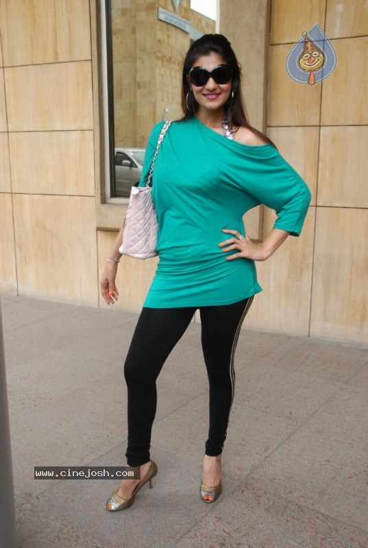 Siya Gowtham Stills - 37 / 40 photos
