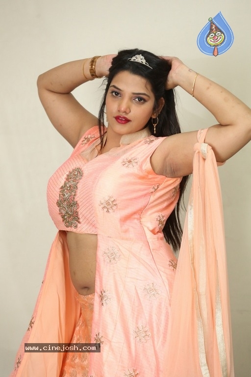 SK Attiya Photos - 5 / 21 photos