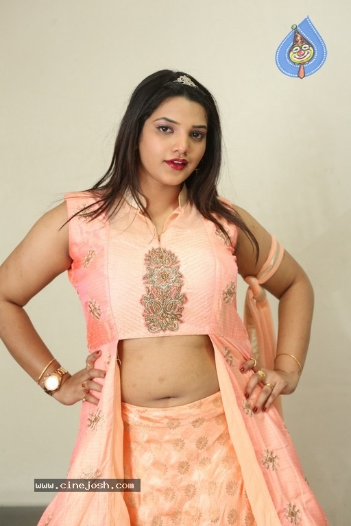 SK Attiya Photos - 10 / 21 photos