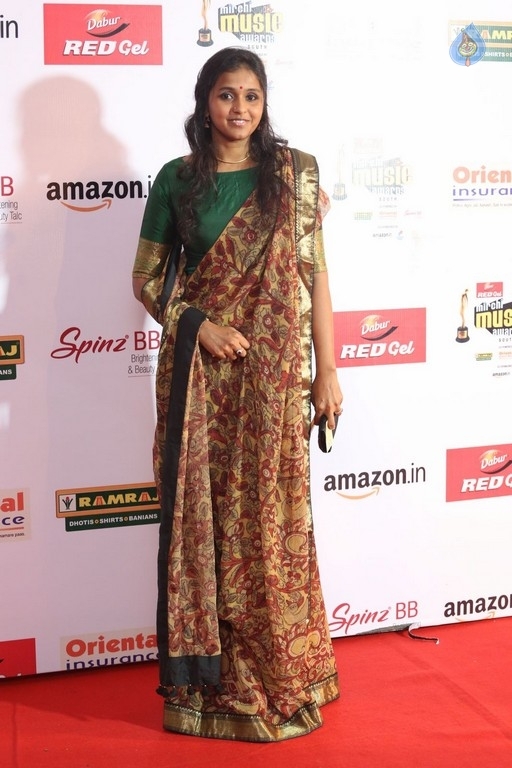 Smita at Mirchi Music Awards 2017 - 8 / 14 photos