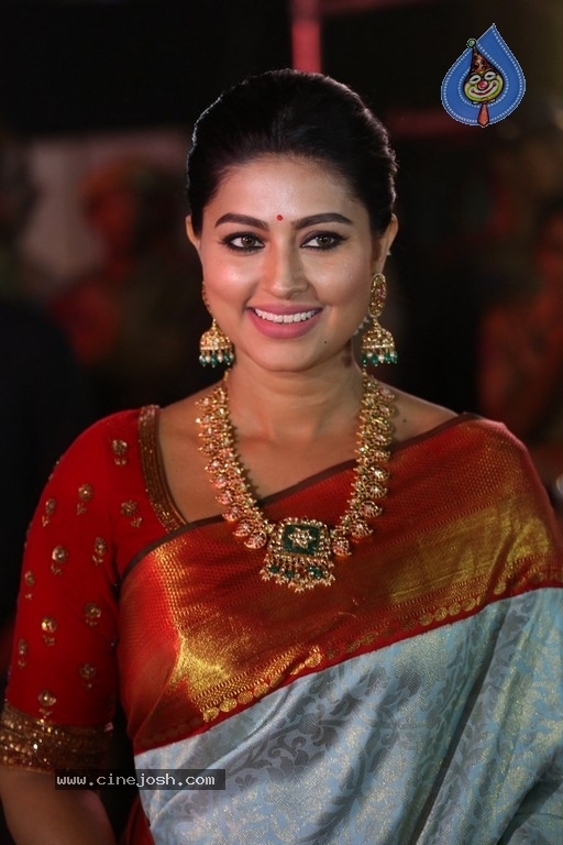 Sneha at Vinaya Vidheya Rama Pre Release Event - 6 / 12 photos