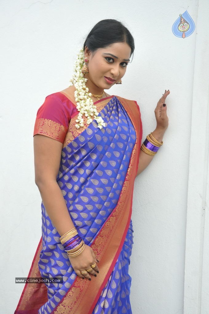Sneha New Actress Stills - 27 / 100 photos