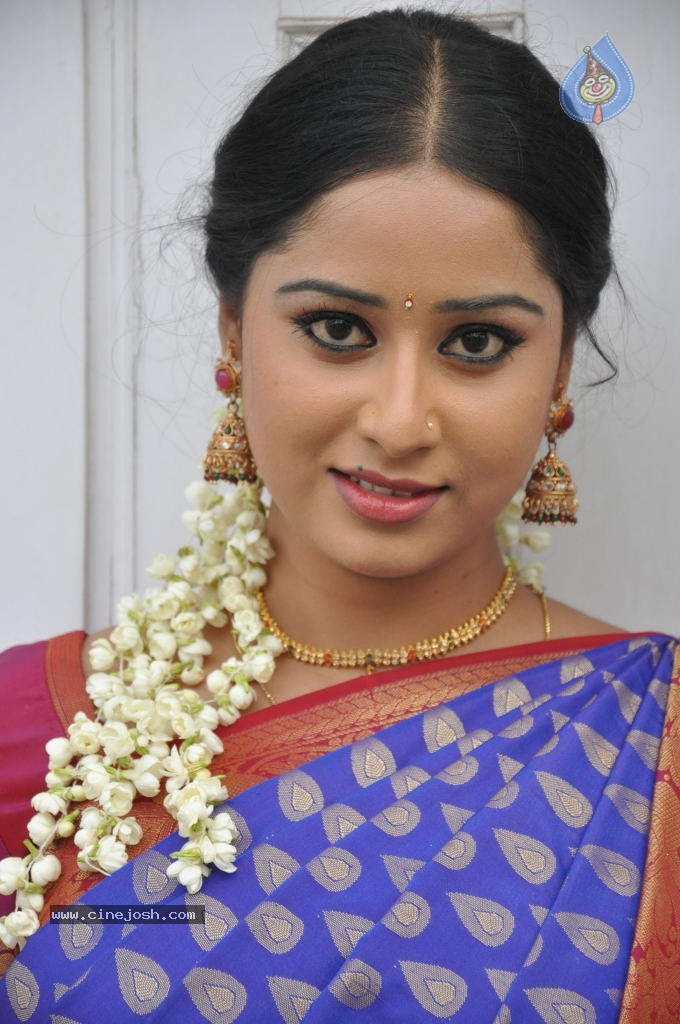 Sneha New Actress Stills - 28 / 100 photos