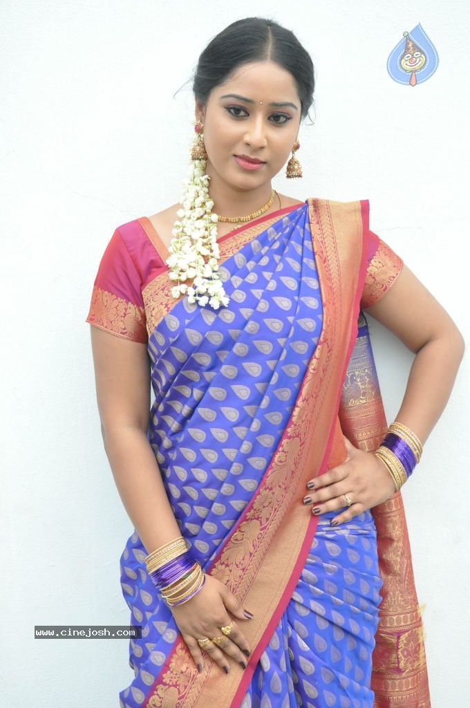 Sneha New Actress Stills - 29 / 100 photos