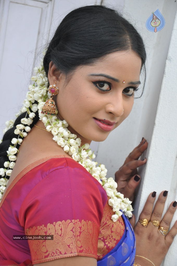 Sneha New Actress Stills - 30 / 100 photos