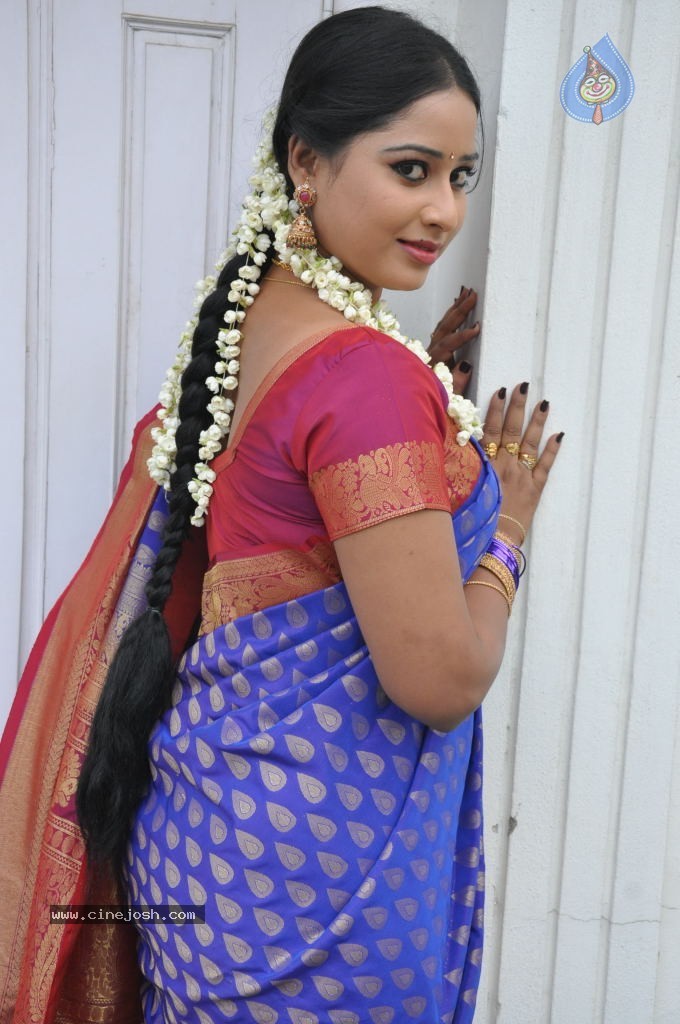 Sneha New Actress Stills - 41 / 100 photos