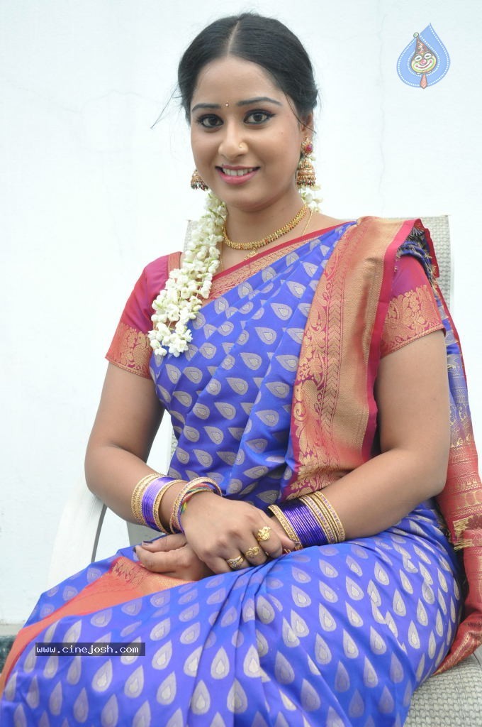 Sneha New Actress Stills - 58 / 100 photos