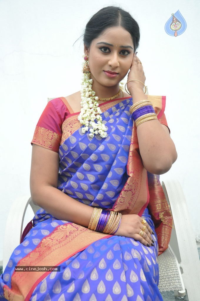 Sneha New Actress Stills - 65 / 100 photos