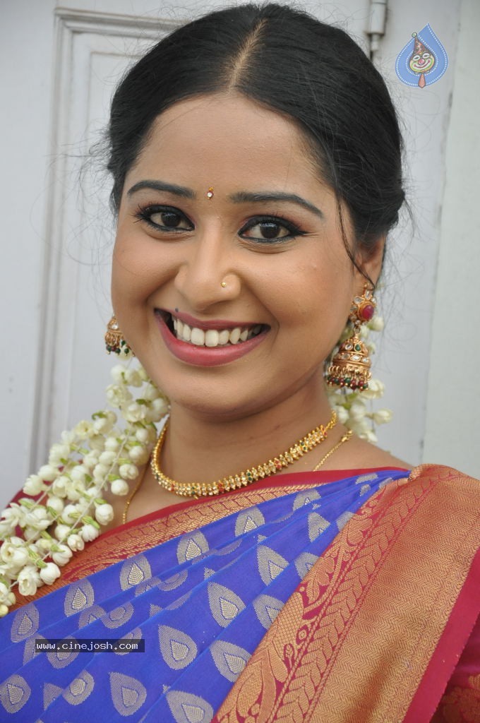 Sneha New Actress Stills - 96 / 100 photos