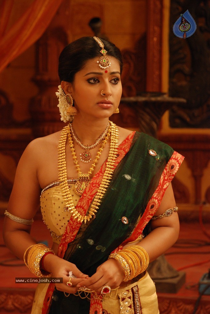 Sneha Stills in Rajakota Rahasyam - 1 / 62 photos