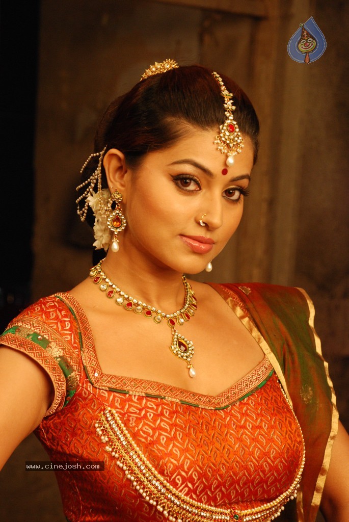 Sneha Stills in Rajakota Rahasyam - 2 / 62 photos