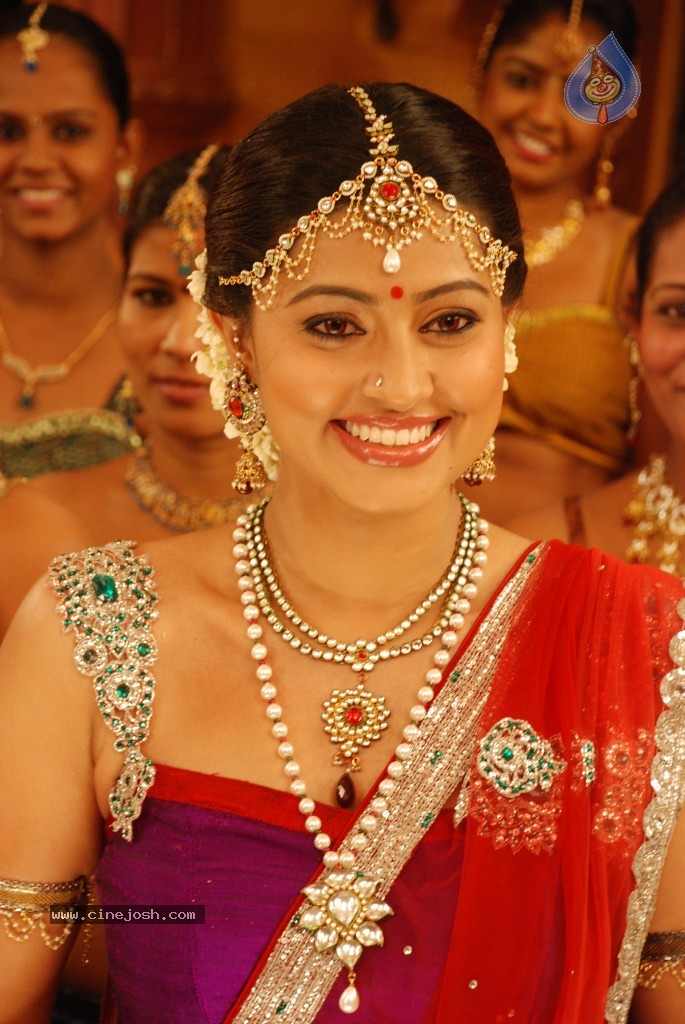 Sneha Stills in Rajakota Rahasyam - 4 / 62 photos