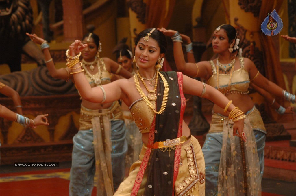 Sneha Stills in Rajakota Rahasyam - 8 / 62 photos