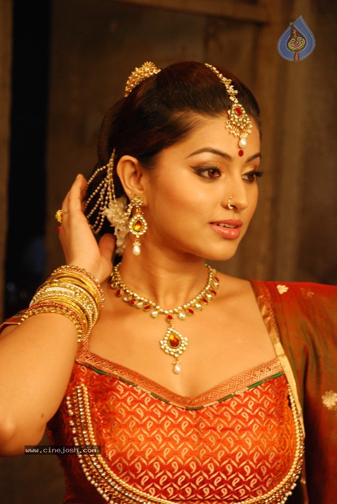 Sneha Stills in Rajakota Rahasyam - 12 / 62 photos
