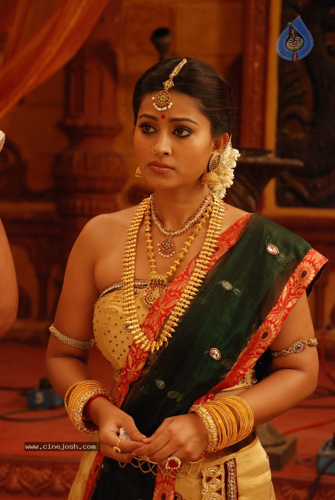 Sneha Stills in Rajakota Rahasyam - 23 / 62 photos