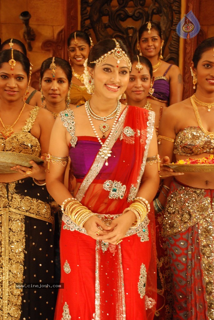 Sneha Stills in Rajakota Rahasyam - 33 / 62 photos