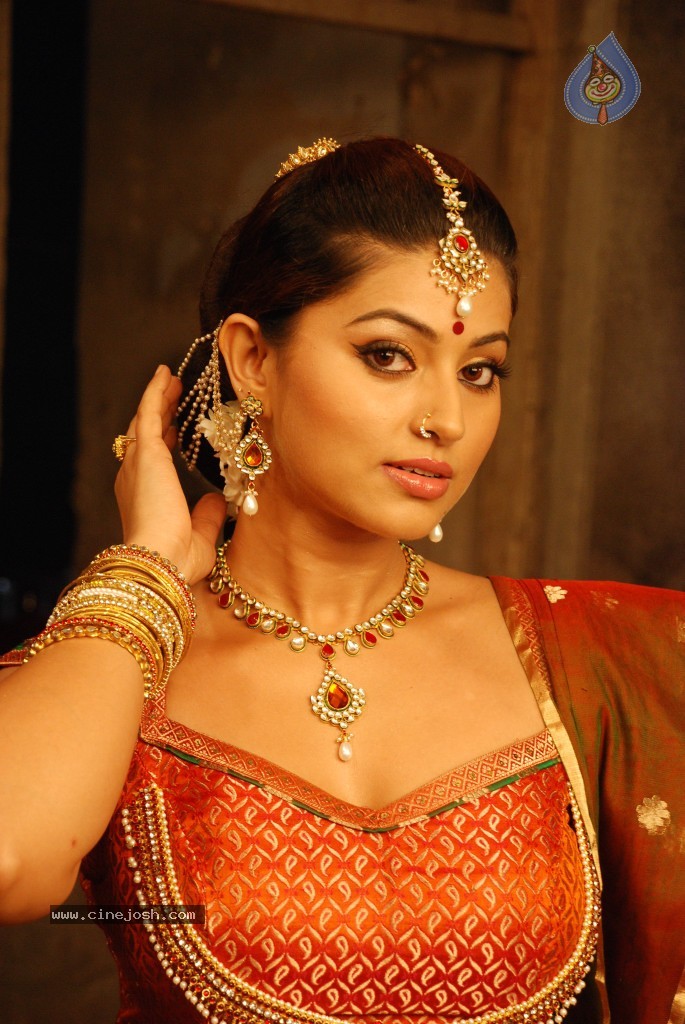 Sneha Stills in Rajakota Rahasyam - 38 / 62 photos