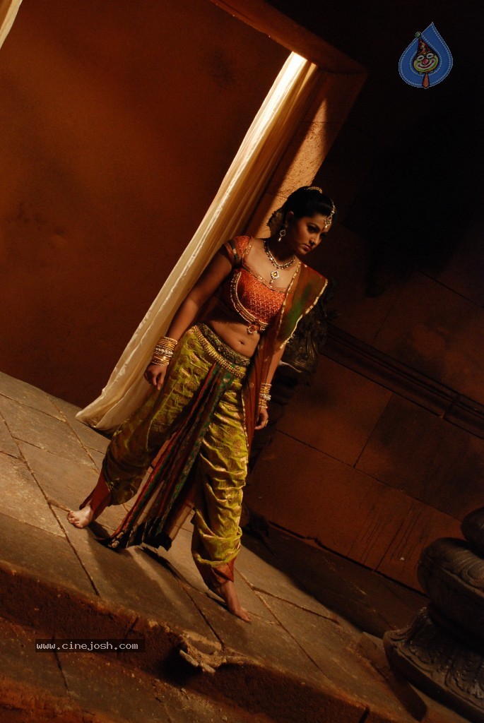Sneha Stills in Rajakota Rahasyam - 45 / 62 photos