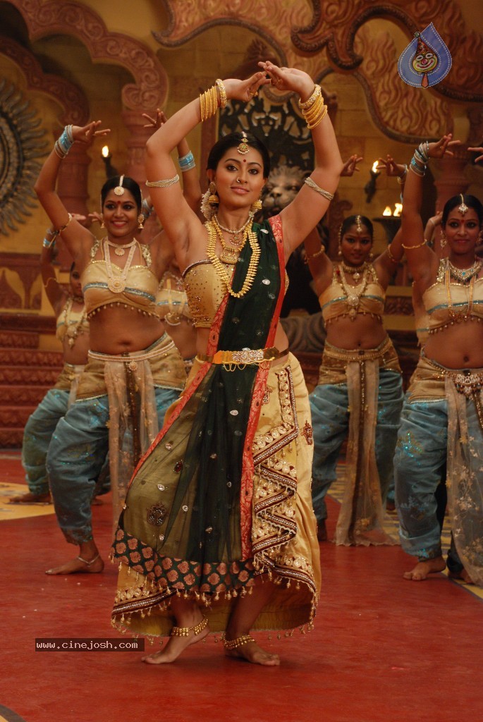 Sneha Stills in Rajakota Rahasyam - 49 / 62 photos
