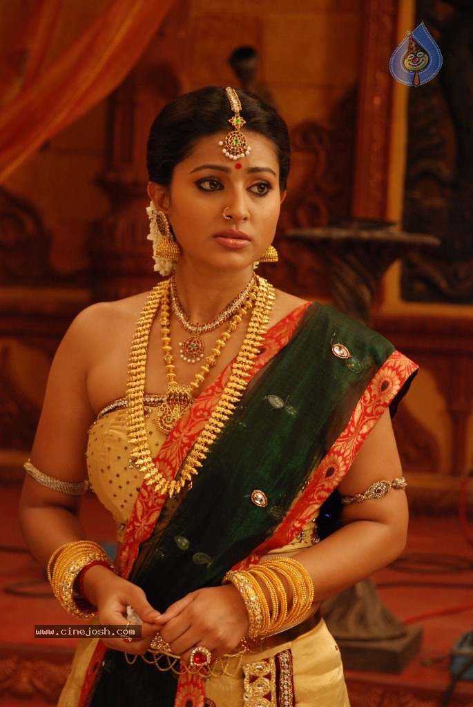 Sneha Stills in Rajakota Rahasyam - 51 / 62 photos