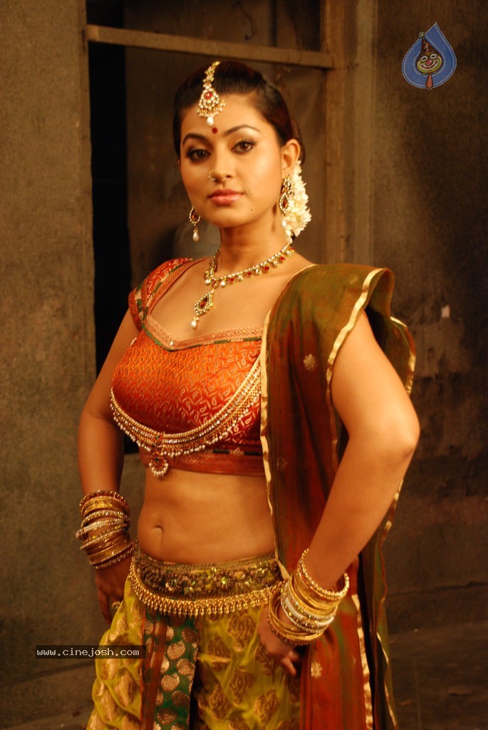 Sneha Stills in Rajakota Rahasyam - 52 / 62 photos