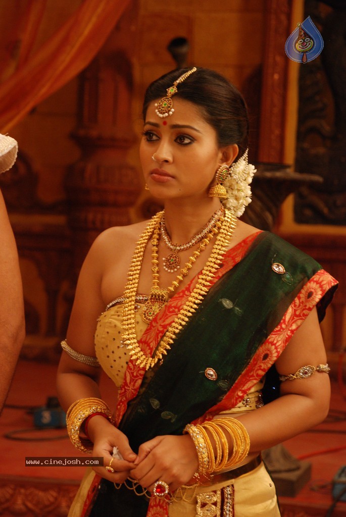 Sneha Stills in Rajakota Rahasyam - 55 / 62 photos