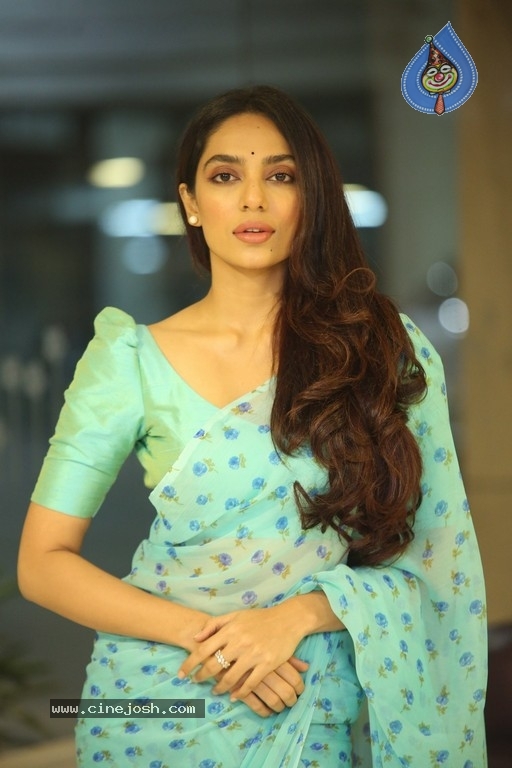 Sobhita Dhulipala Photos - 10 / 30 photos