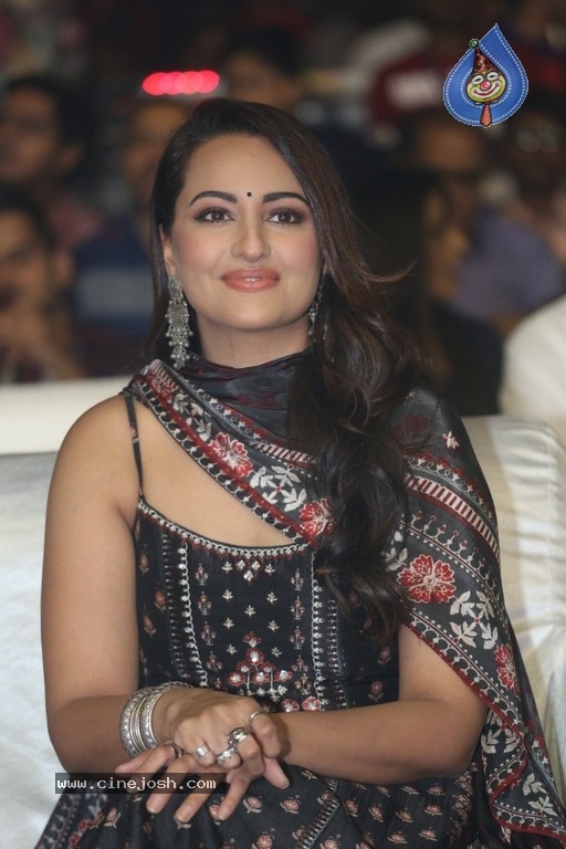 Sonakshi Sinha at Dabangg 3 Movie Event - 7 / 14 photos