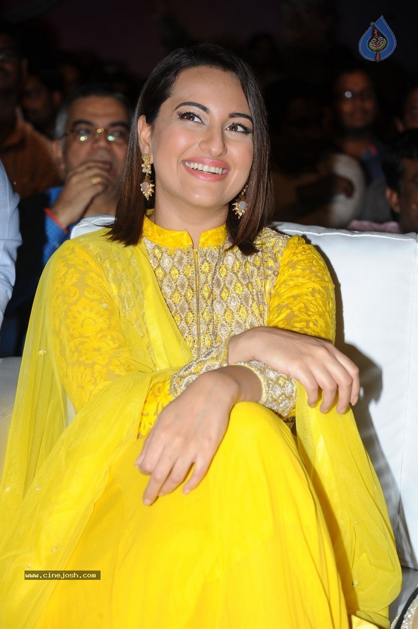 Sonakshi Sinha at Lingaa Audio SM - 14 / 80 photos
