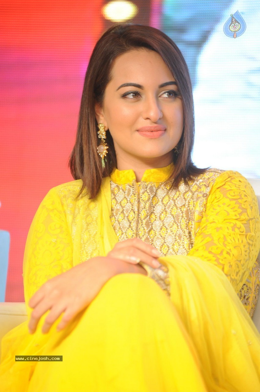 Sonakshi Sinha at Lingaa Audio SM - 19 / 80 photos
