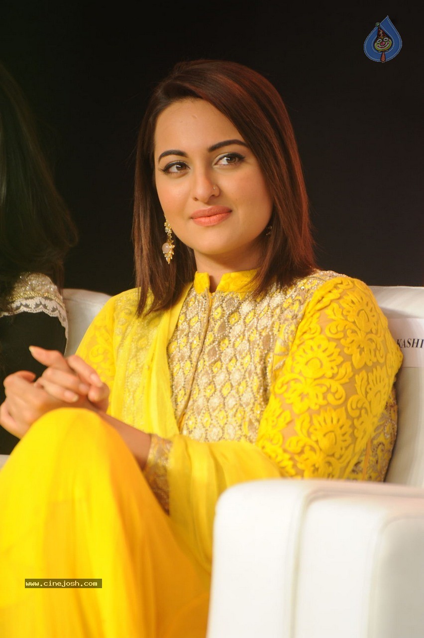 Sonakshi Sinha at Lingaa Audio SM - 22 / 80 photos