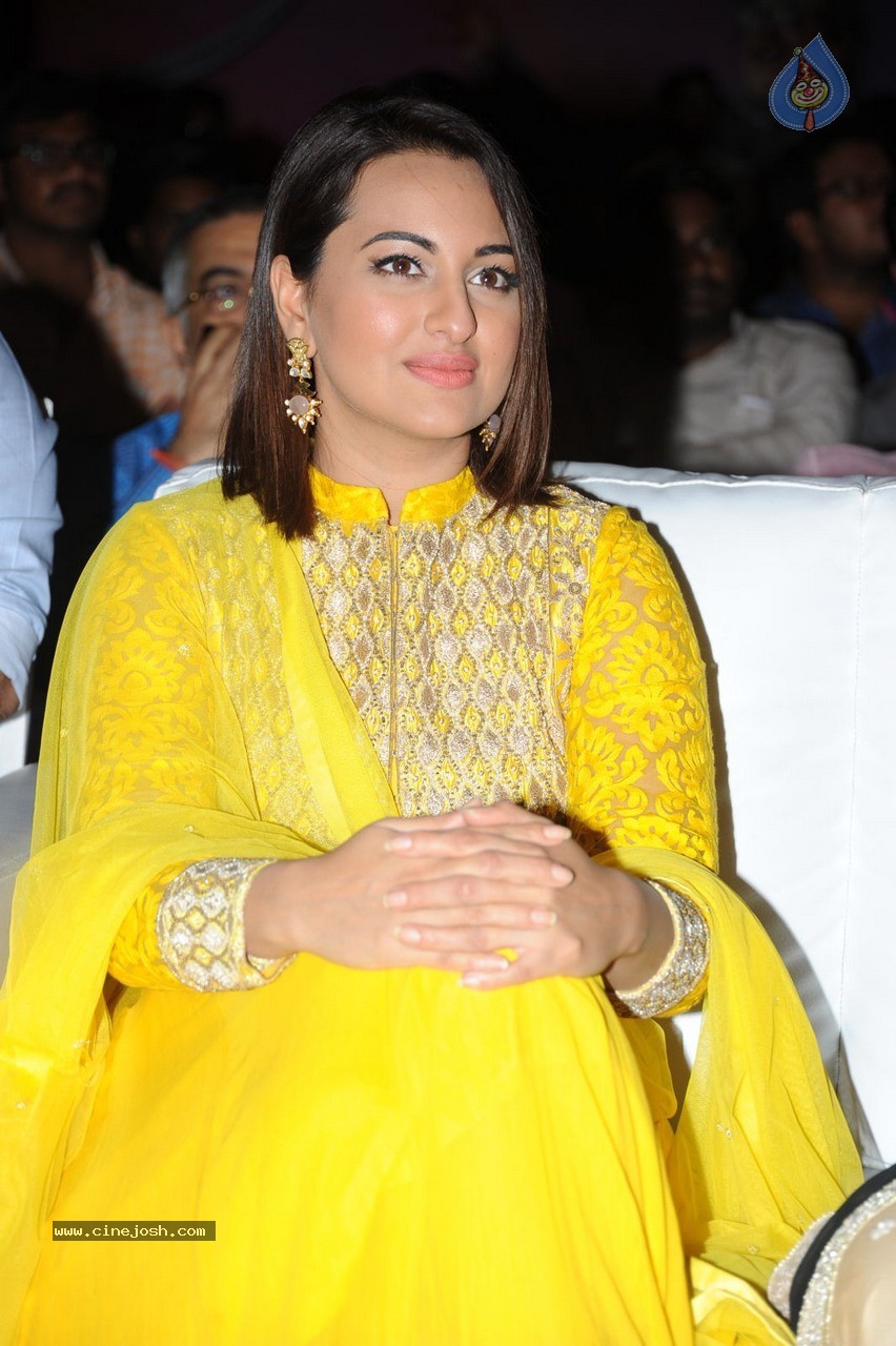 Sonakshi Sinha at Lingaa Audio SM - 42 / 80 photos